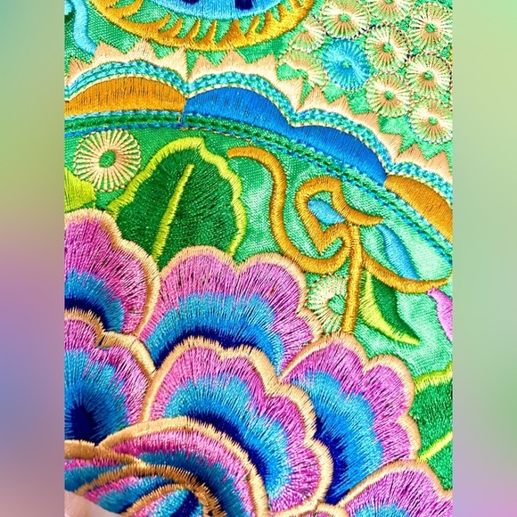 ✅🆕  Thai embroidered wristlet/clutch, bright multi color abstract pattern 🩵💙💛 - Picture 5 of 7